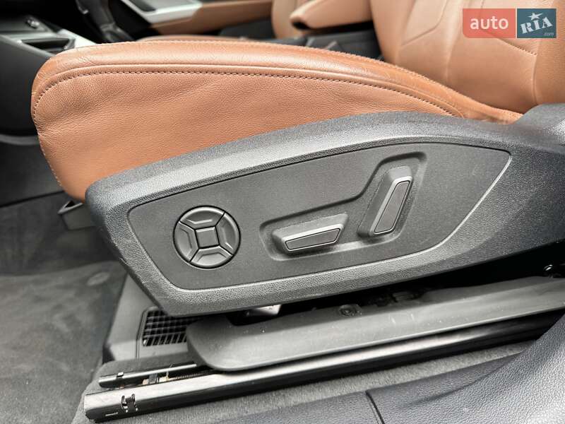 Внедорожник / Кроссовер Audi Q3 2019 в Киеве