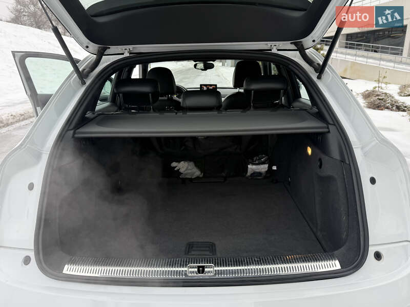 Внедорожник / Кроссовер Audi Q3 2012 в Киеве