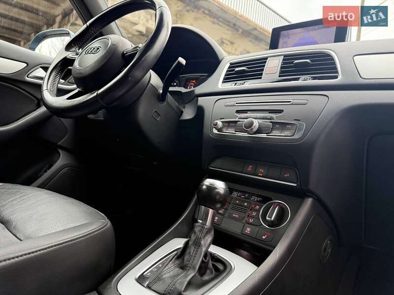 Внедорожник / Кроссовер Audi Q3 2017 в Днепре