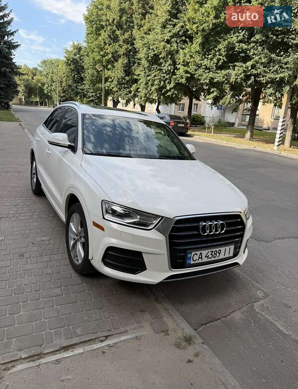 Внедорожник / Кроссовер Audi Q3 2017 в Лубнах