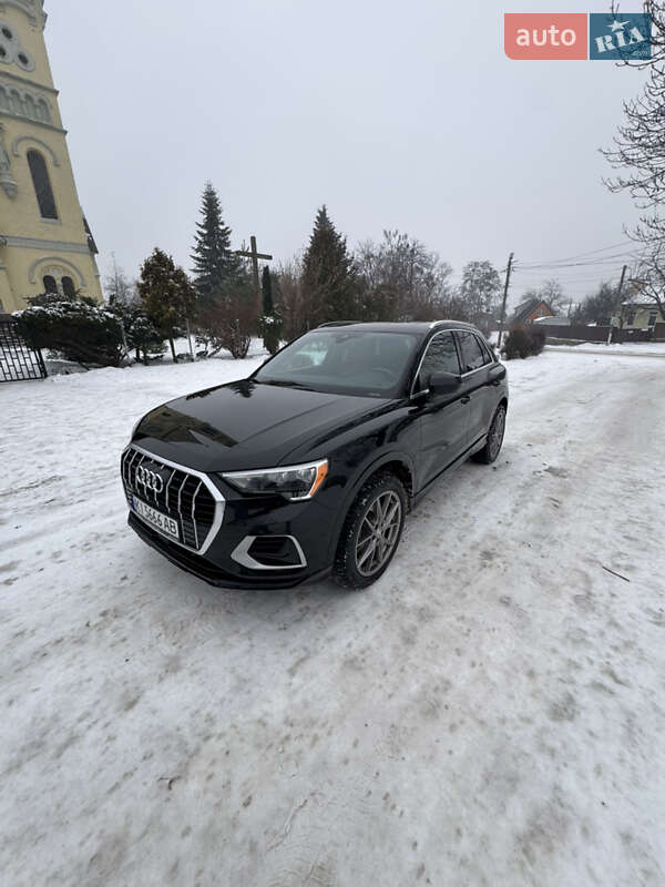 Внедорожник / Кроссовер Audi Q3 2020 в Фастове