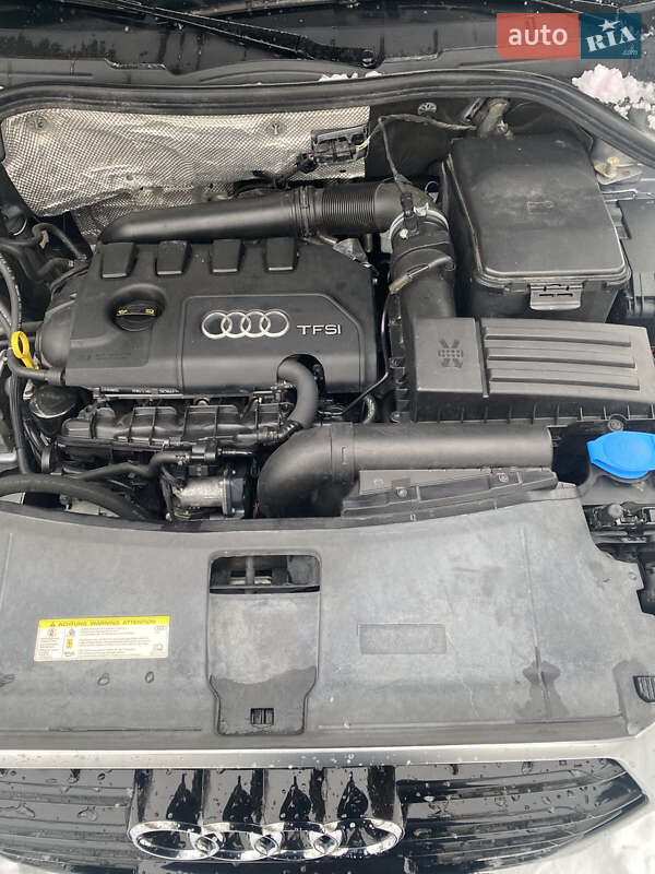 Внедорожник / Кроссовер Audi Q3 2016 в Ужгороде