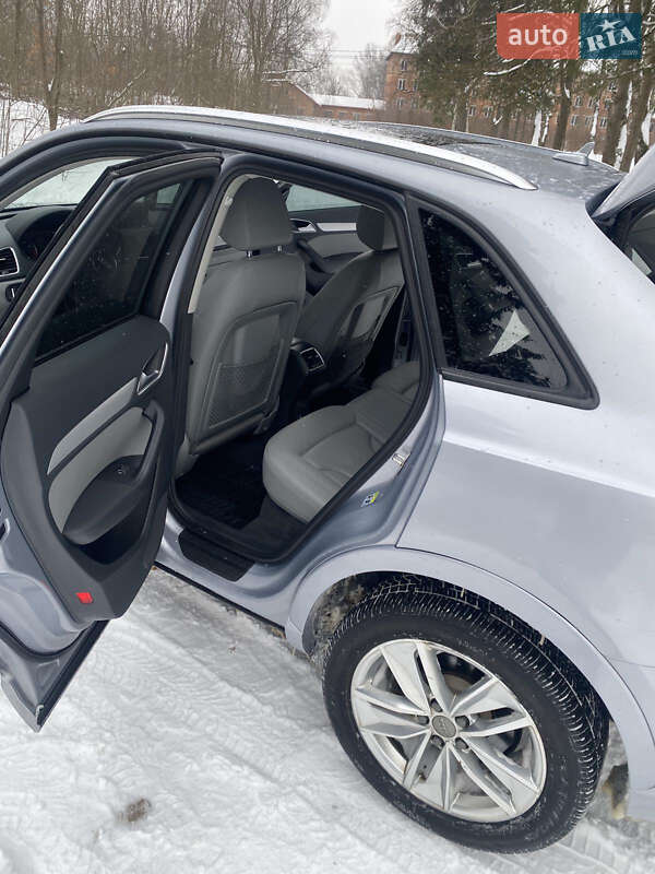 Внедорожник / Кроссовер Audi Q3 2016 в Ужгороде