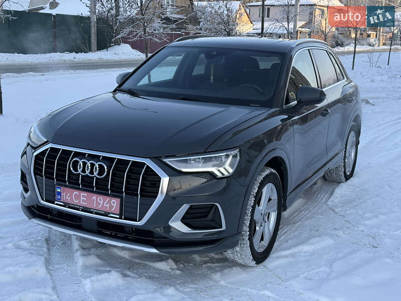 Внедорожник / Кроссовер Audi Q3 2019 в Киеве