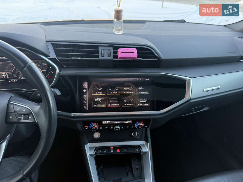 Внедорожник / Кроссовер Audi Q3 2019 в Киеве