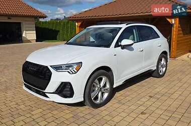 Внедорожник / Кроссовер Audi Q3 2022 в Львове