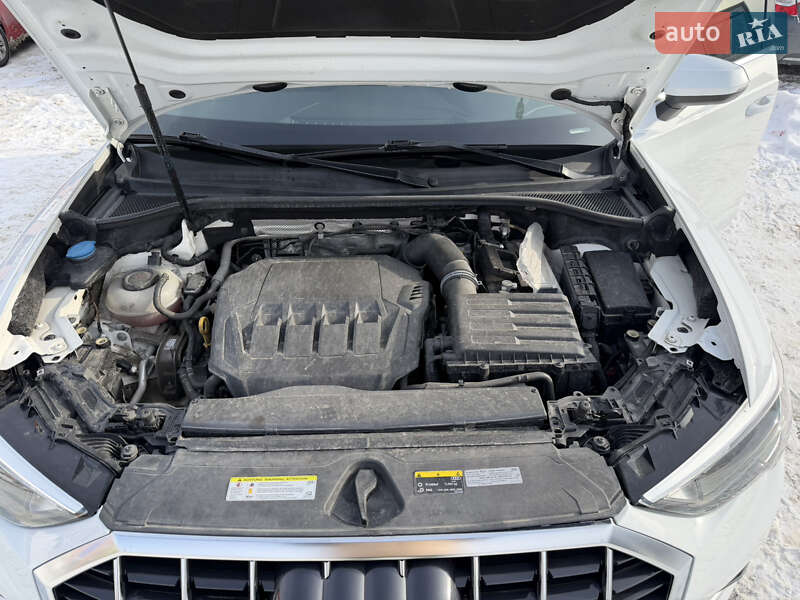 Внедорожник / Кроссовер Audi Q3 2020 в Львове