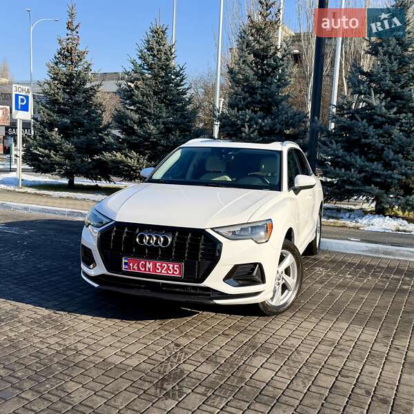 Внедорожник / Кроссовер Audi Q3 2019 в Одессе