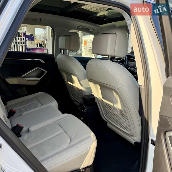 Внедорожник / Кроссовер Audi Q3 2019 в Одессе