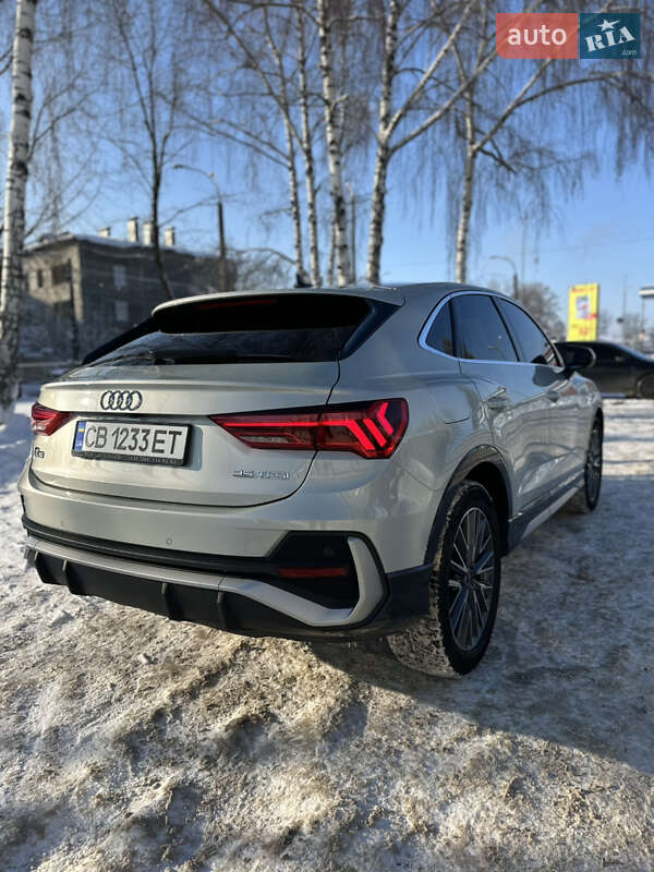 Внедорожник / Кроссовер Audi Q3 2021 в Чернигове