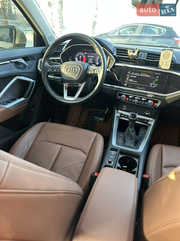 Внедорожник / Кроссовер Audi Q3 2021 в Чернигове