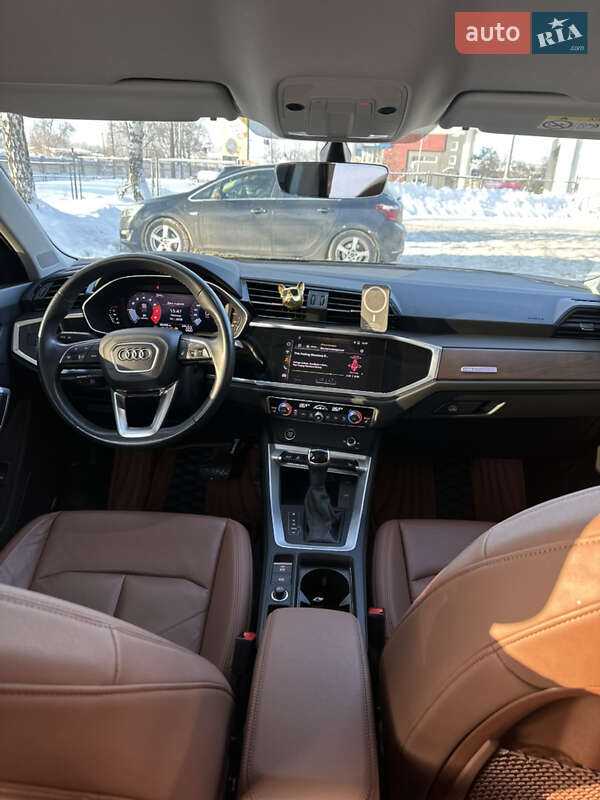 Внедорожник / Кроссовер Audi Q3 2021 в Чернигове