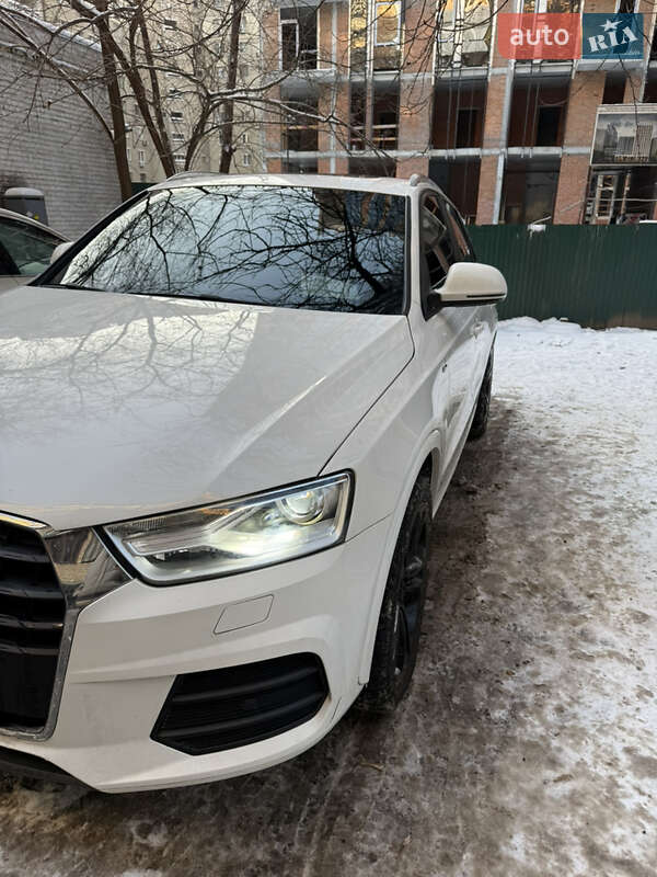 Внедорожник / Кроссовер Audi Q3 2017 в Киеве
