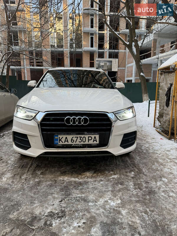 Внедорожник / Кроссовер Audi Q3 2017 в Киеве