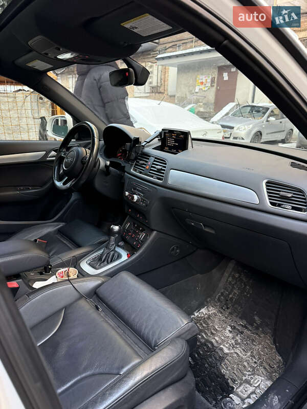 Внедорожник / Кроссовер Audi Q3 2017 в Киеве