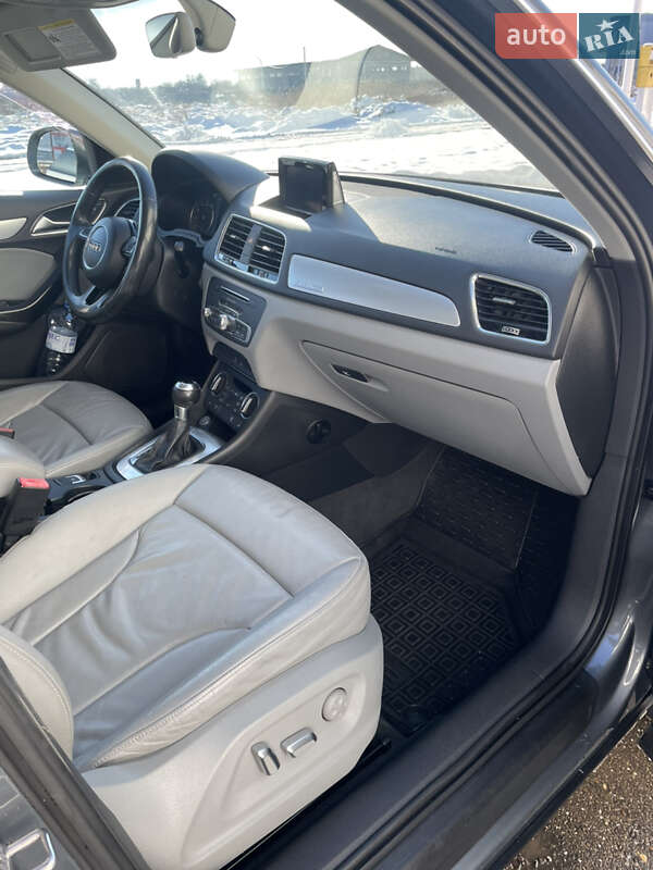 Внедорожник / Кроссовер Audi Q3 2015 в Виноградове