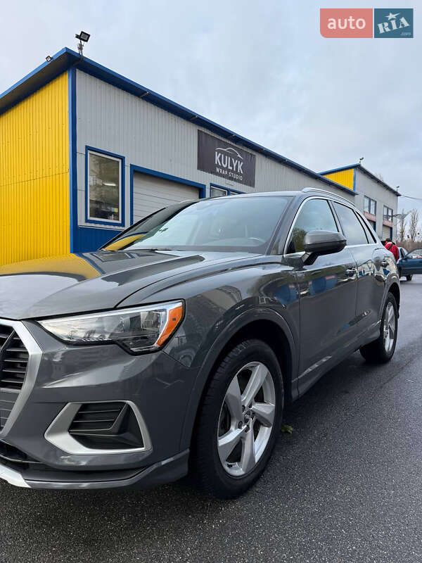 Внедорожник / Кроссовер Audi Q3 2019 в Камне-Каширском