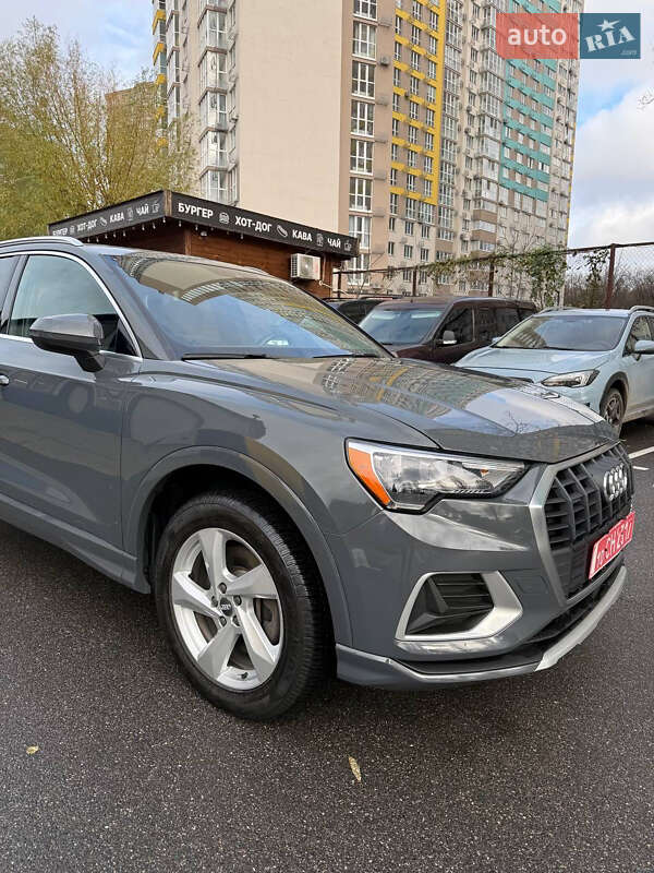 Внедорожник / Кроссовер Audi Q3 2019 в Камне-Каширском