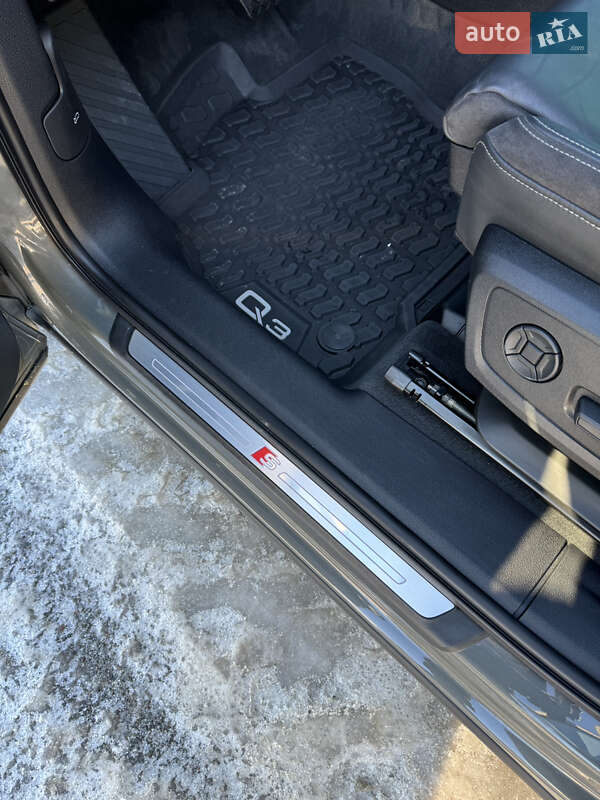 Позашляховик / Кросовер Audi Q3 2019 в Львові фото 17 Позашляховик / Кросовер Audi Q3 2019 в Львові