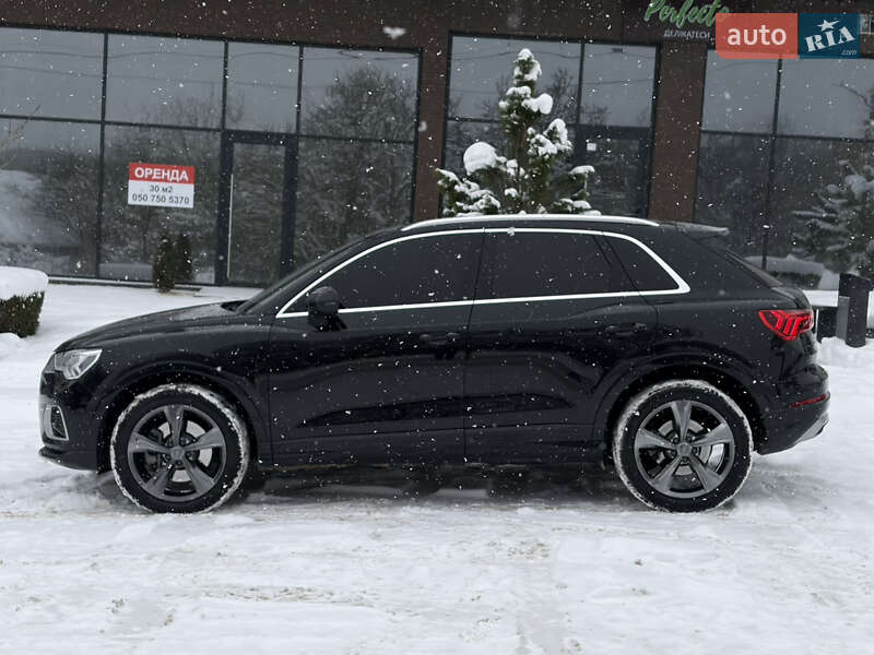 Внедорожник / Кроссовер Audi Q3 2019 в Ужгороде