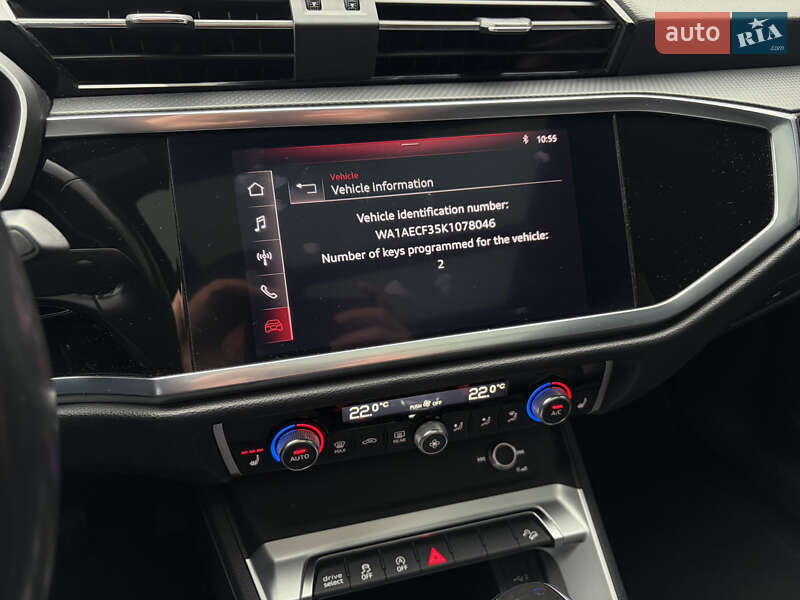 Внедорожник / Кроссовер Audi Q3 2019 в Ужгороде