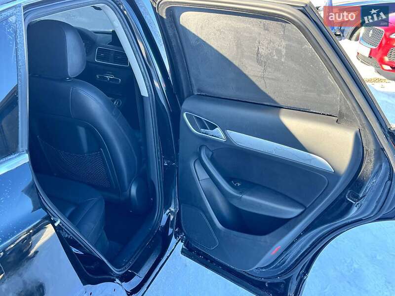 Внедорожник / Кроссовер Audi Q3 2015 в Луцке