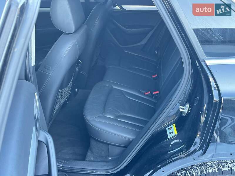 Внедорожник / Кроссовер Audi Q3 2015 в Луцке