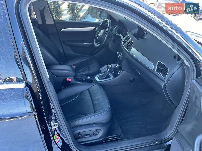 Внедорожник / Кроссовер Audi Q3 2015 в Луцке