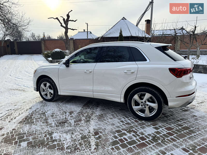 Внедорожник / Кроссовер Audi Q3 2019 в Лубнах