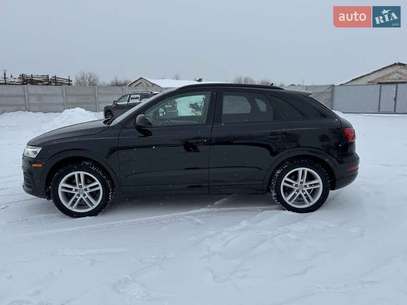 Позашляховик / Кросовер Audi Q3 2016 в Радивиліві