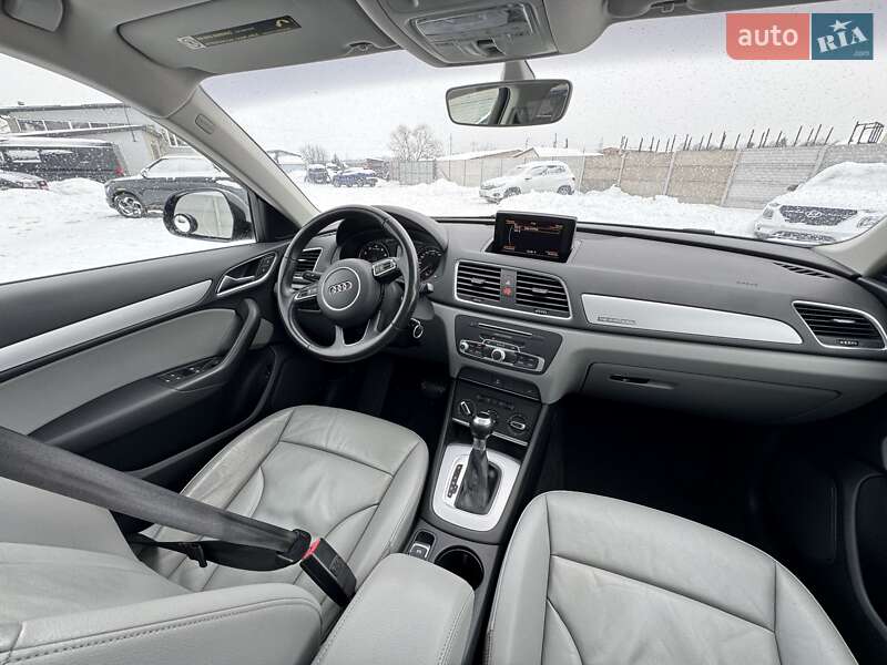 Позашляховик / Кросовер Audi Q3 2016 в Радивиліві