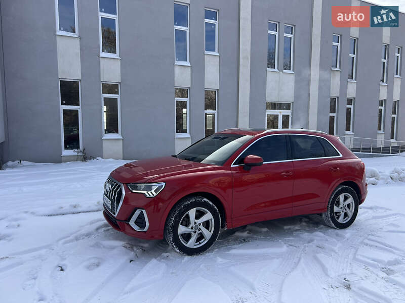 Внедорожник / Кроссовер Audi Q3 2019 в Сумах
