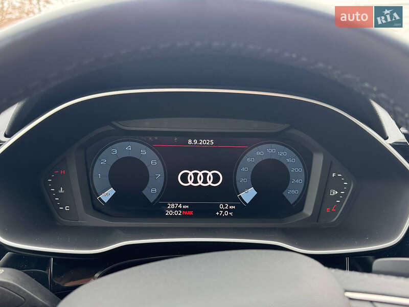 Внедорожник / Кроссовер Audi Q3 2024 в Киеве