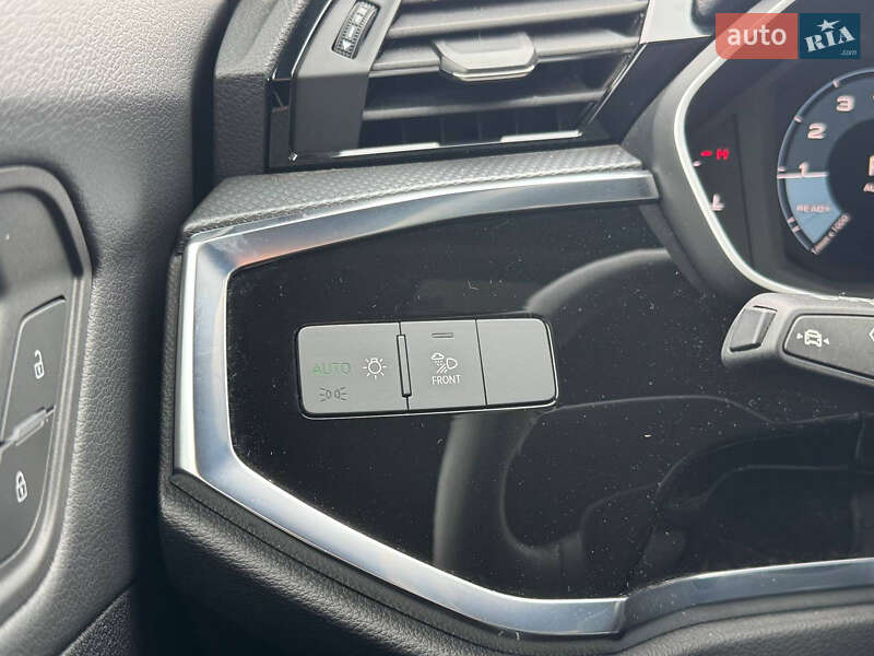 Внедорожник / Кроссовер Audi Q3 2024 в Киеве