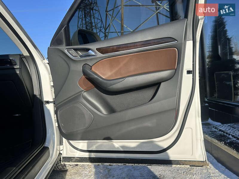 Позашляховик / Кросовер Audi Q3 2015 в Харкові