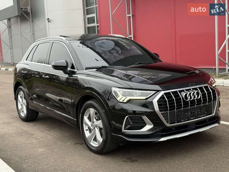 Внедорожник / Кроссовер Audi Q3 2020 в Киеве