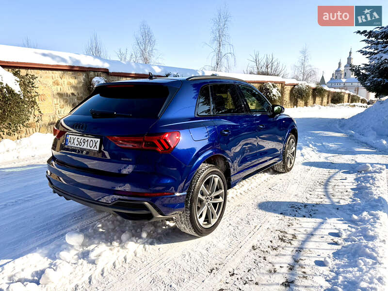Позашляховик / Кросовер Audi Q3 2024 в Чернівцях