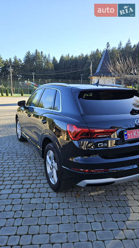 Позашляховик / Кросовер Audi Q3 2022 в Старому Самборі