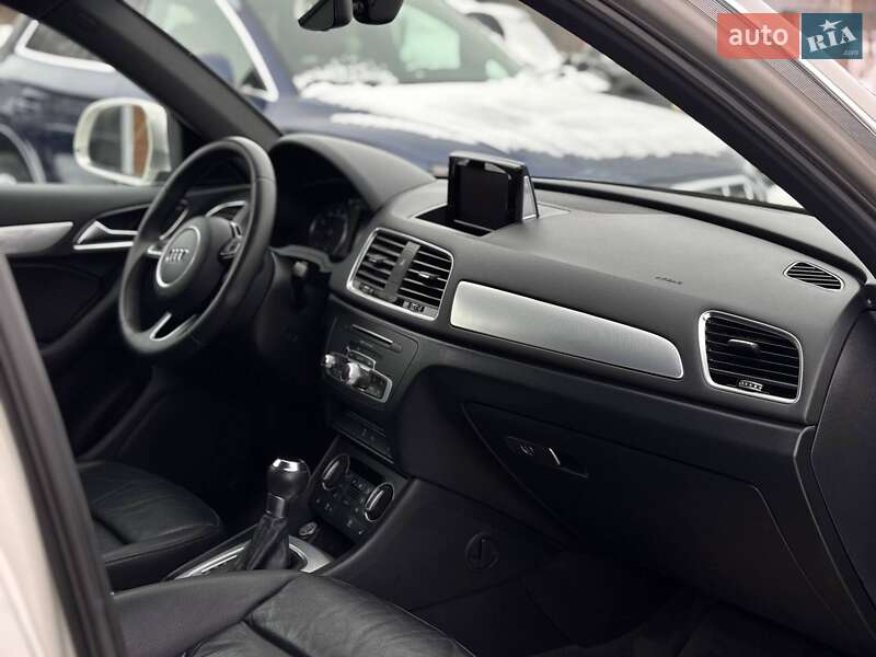 Внедорожник / Кроссовер Audi Q3 2016 в Стрые