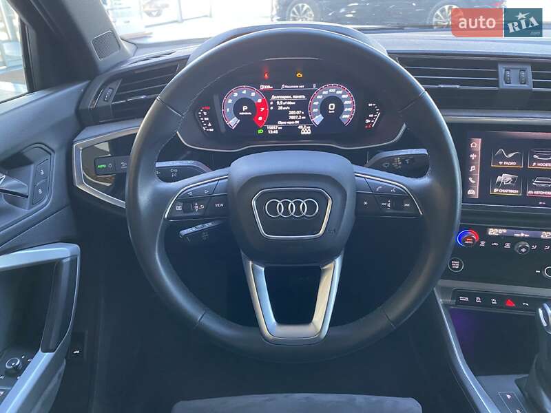 Позашляховик / Кросовер Audi Q3 2022 в Дніпрі