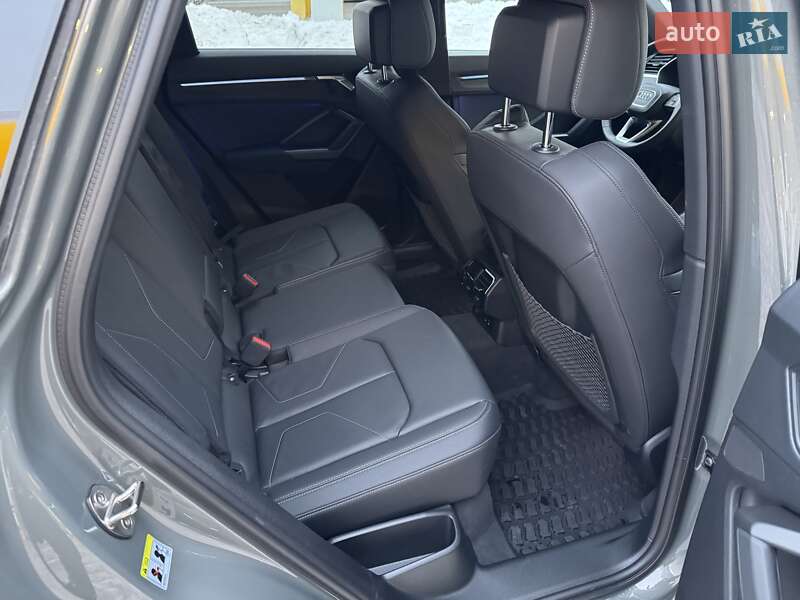 Внедорожник / Кроссовер Audi Q3 2024 в Киеве