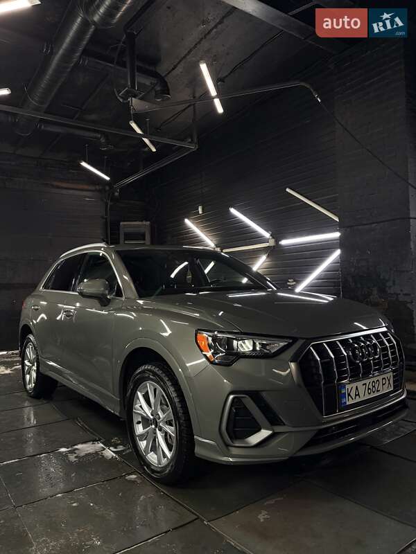 Позашляховик / Кросовер Audi Q3 2022 в Києві