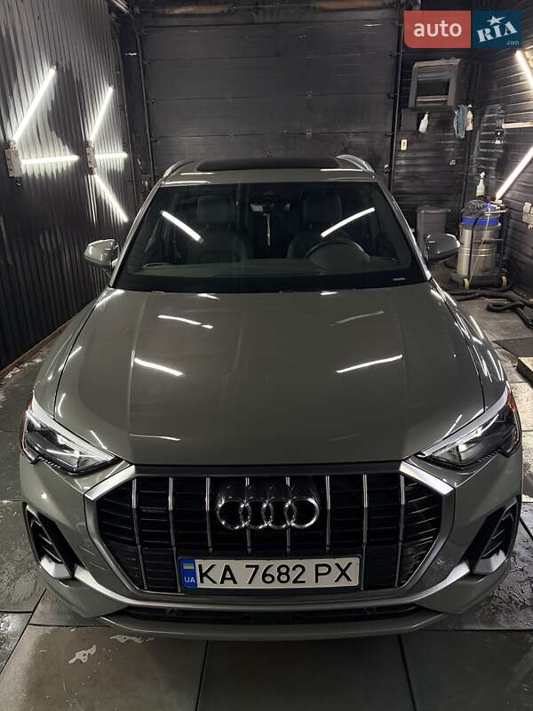 Позашляховик / Кросовер Audi Q3 2022 в Києві