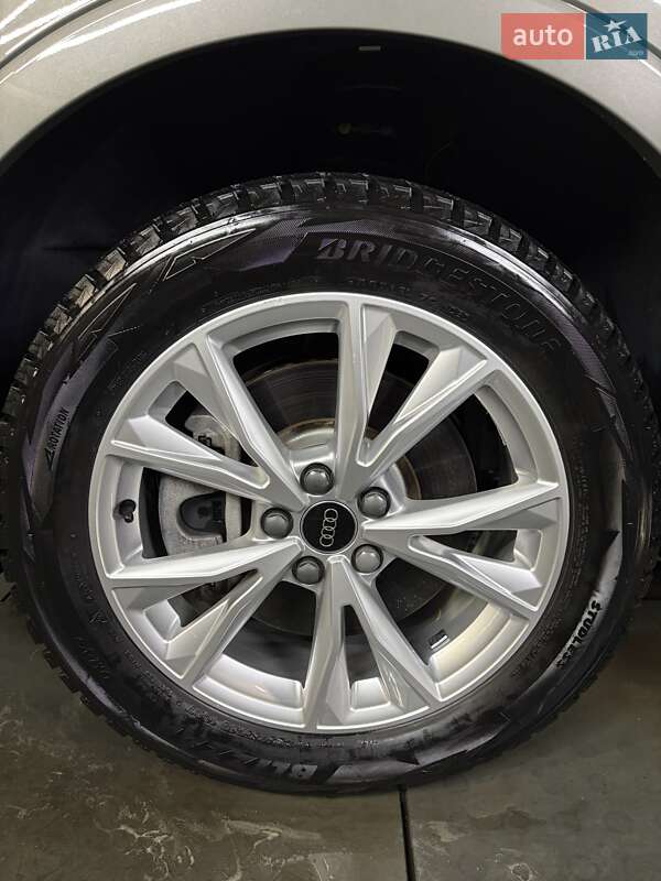 Позашляховик / Кросовер Audi Q3 2022 в Києві