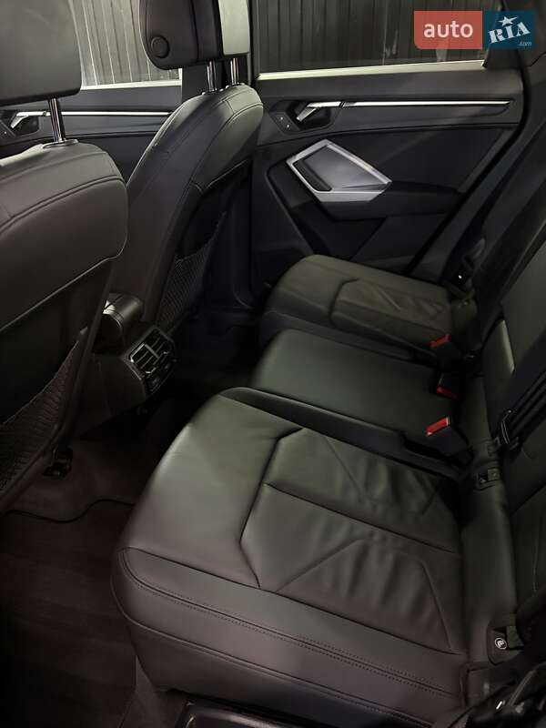 Позашляховик / Кросовер Audi Q3 2022 в Києві