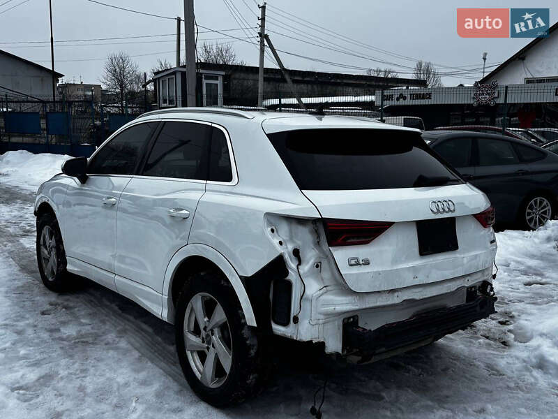 Позашляховик / Кросовер Audi Q3 2019 в Стрию