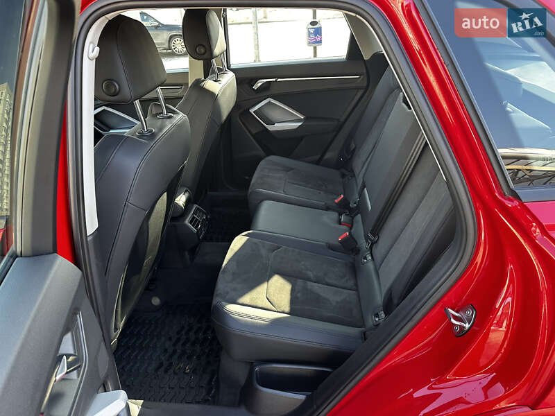 Позашляховик / Кросовер Audi Q3 2020 в Дніпрі фото 16 Позашляховик / Кросовер Audi Q3 2020 в Дніпрі