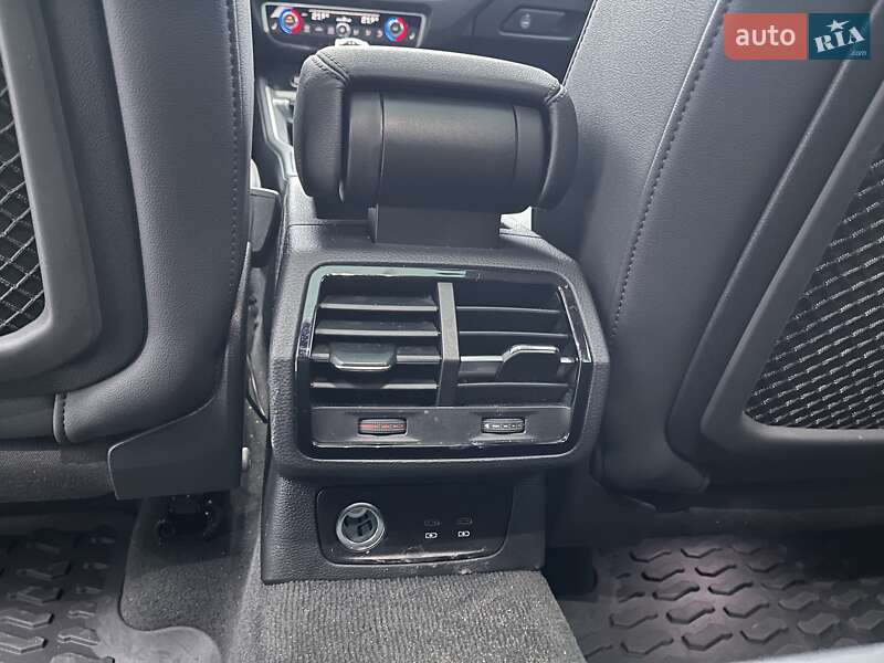 Позашляховик / Кросовер Audi Q3 2021 в Житомирі