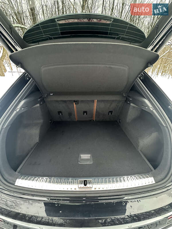 Позашляховик / Кросовер Audi Q3 2023 в Києві фото 28 Позашляховик / Кросовер Audi Q3 2023 в Києві