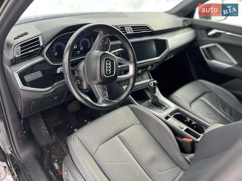 Позашляховик / Кросовер Audi Q3 2019 в Житомирі